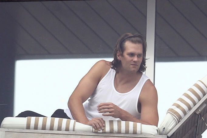 tom-brady-hair-rio-gisele-bundchen-03082011-03.jpg