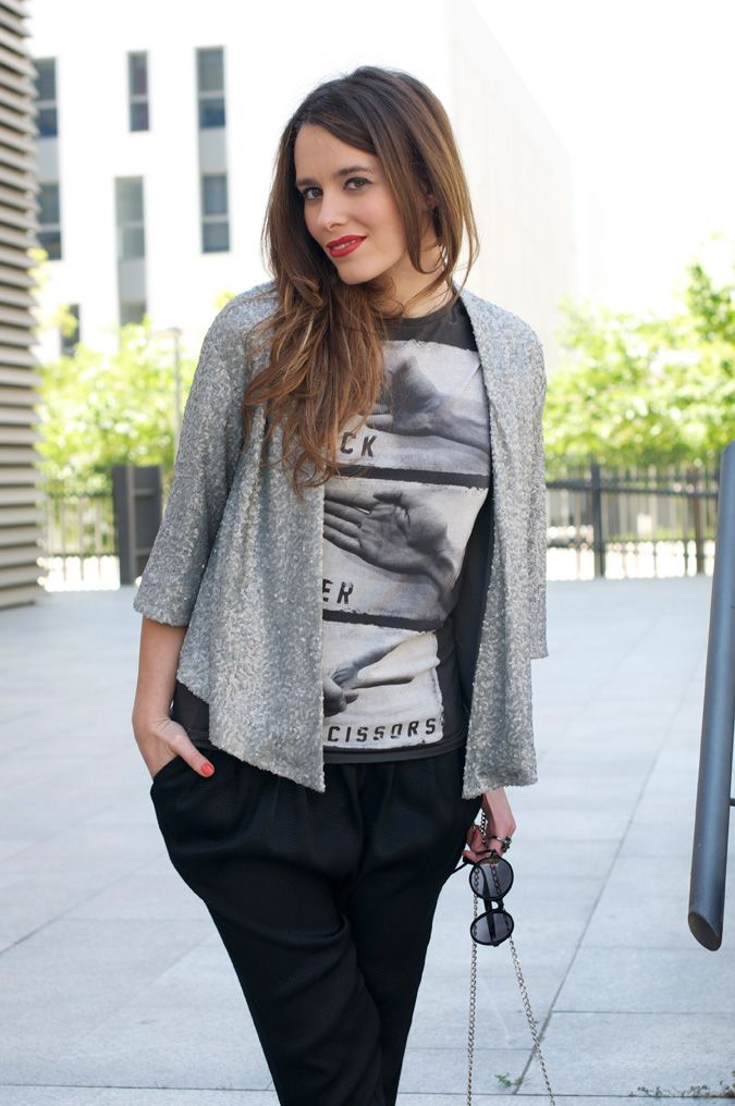 http://i1185.photobucket.com/albums/z343/macagea/A%20Cara%20Descubierta/kimono_sequined-baggy_pants-street_style-outfit-look-macarena_gea-2_zpsda1d51bf.jpg~original