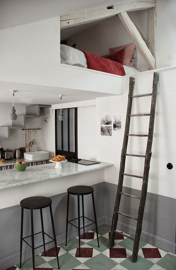  photo 1-tiny-attic-apartment-paris_zpscd19bb42.jpg
