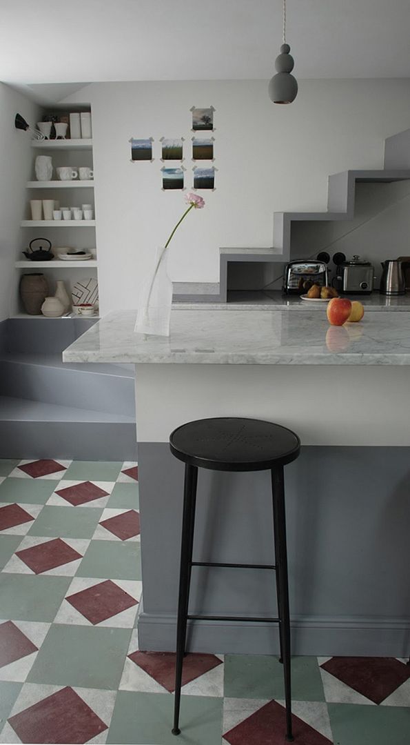 photo 11-tiny-attic-apartment-paris_zps80791ea2.jpg