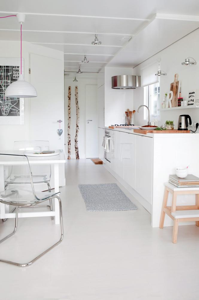 photo 2-stunning-small-kitchen-macarena_gea_zps5c58c628.png