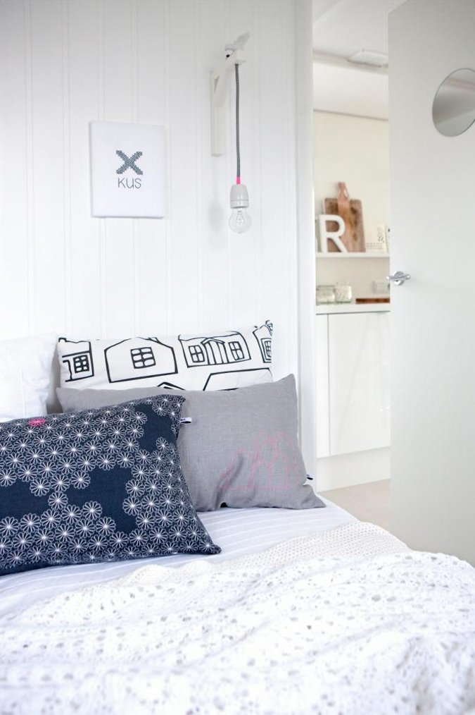photo 7-in-the-bedroom-macaregea_gea_zps4323ff43.png