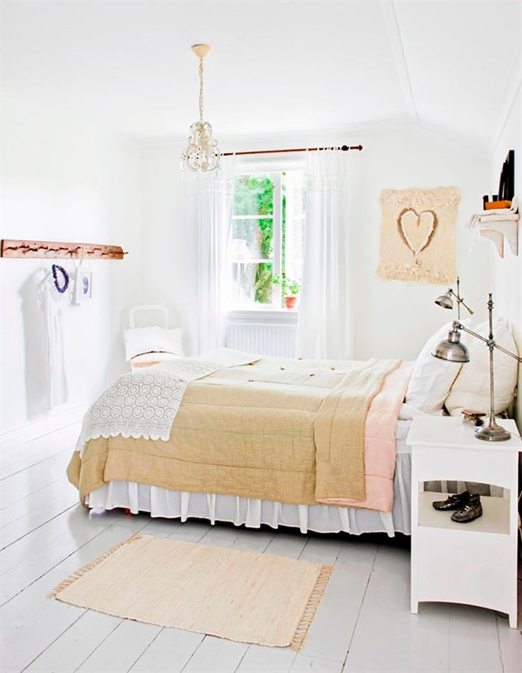 photo 9_main_bedroom_zpsc975eda7.jpg