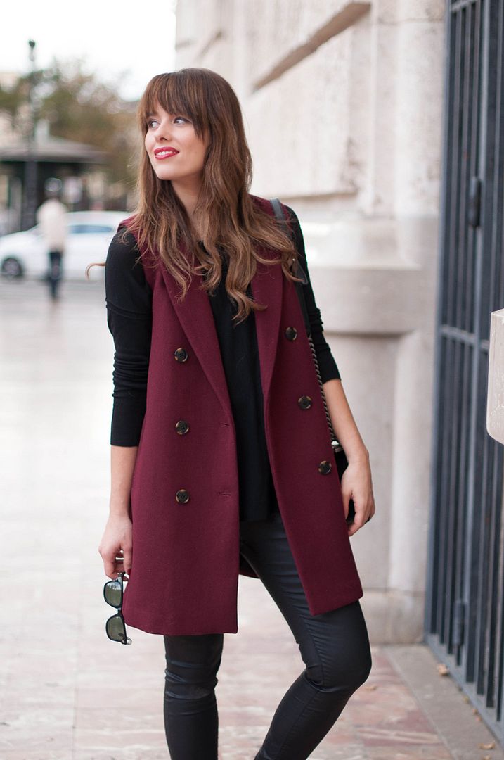 burgundy black outfits
