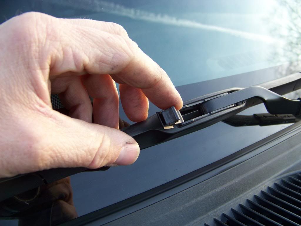 **How To Change 5th Gen Factory Wiper Blade Inserts Pictorial