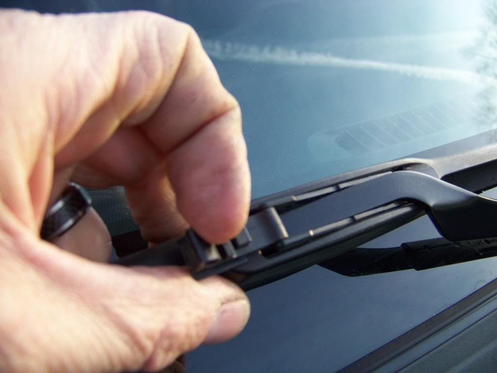 **How To Change 5th Gen Factory Wiper Blade Inserts Pictorial